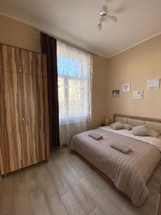 Opera House Apartment Lwów Zewnętrze zdjęcie